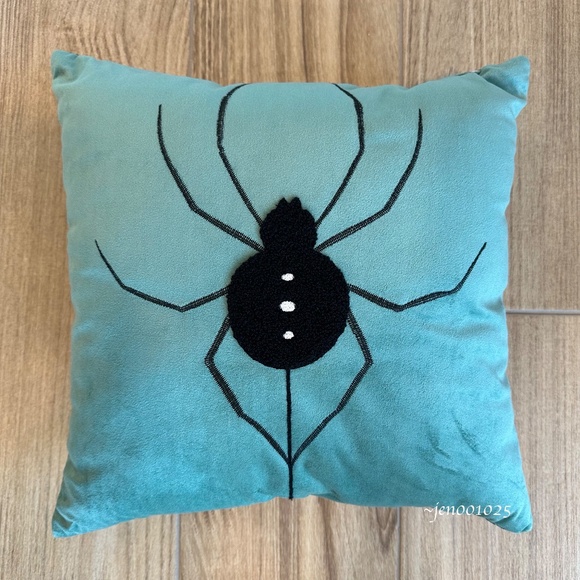 Halloween Reversible Velvet Spider Throw Pillow Turquoise Green - Hyde & EEK! - Picture 11 of 14
